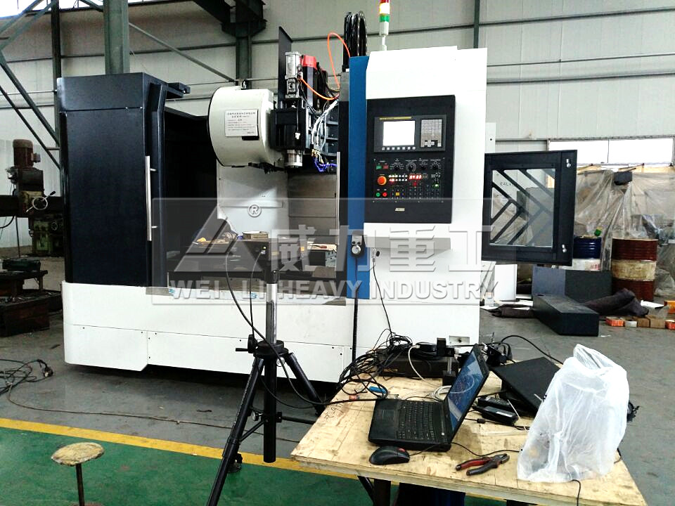 加工智能手機(jī)手機(jī)殼使用的850立式加工中心