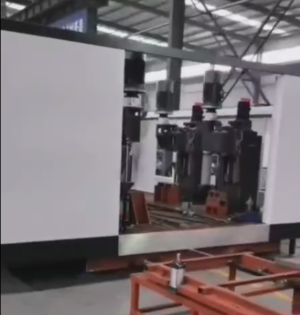 數(shù)控專機(jī)車間加工生產(chǎn)現(xiàn)場(chǎng)