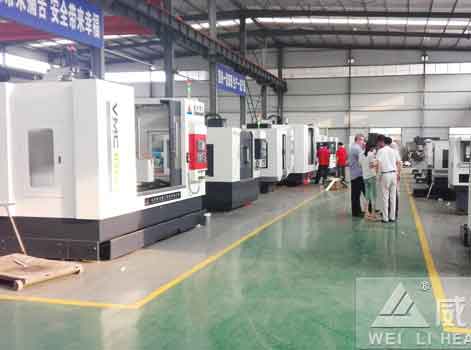 立式加工中心車間現(xiàn)貨