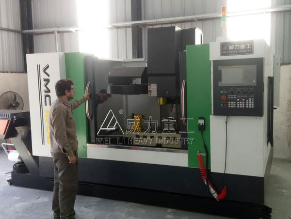 1060立式加工中心客戶使用現(xiàn)場